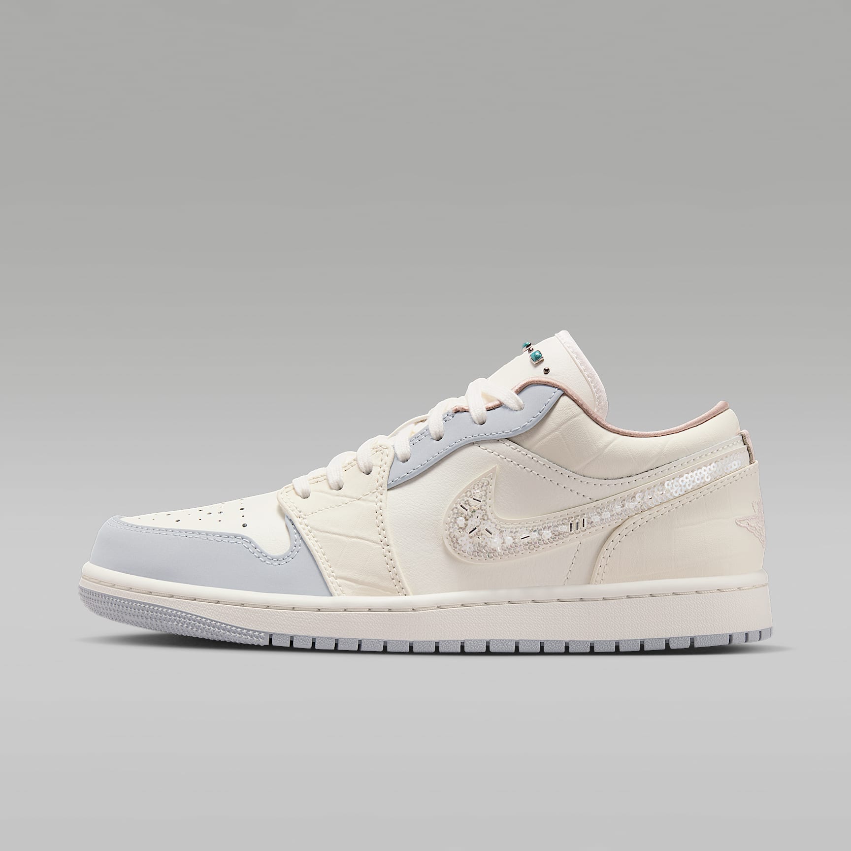 Air Jordan 1 Low Women's Shoes. Nike JP